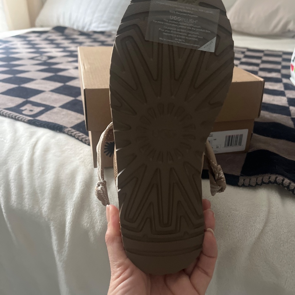 Ugg lowmel - Picture 3 of 4